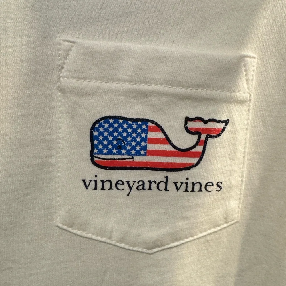 NWT Vineyard Vines Women’s White Short-Sleeve Pocket Tee w Flag Whale Patch